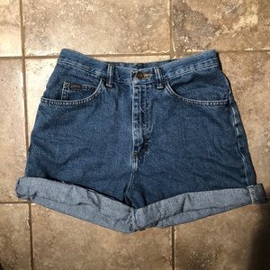 Super cute mom shorts!